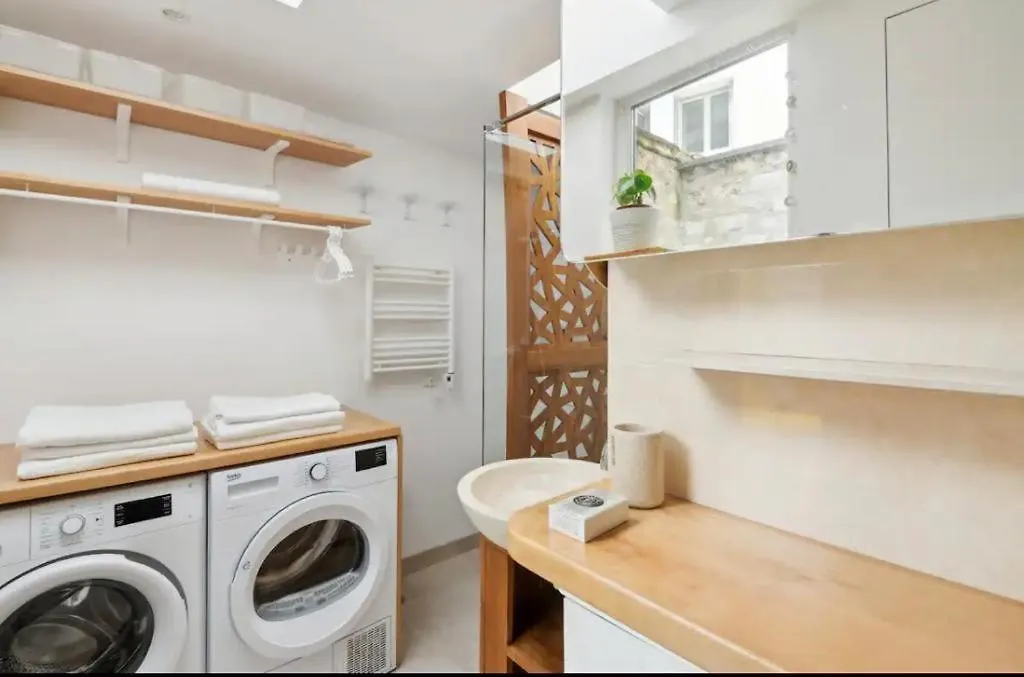 Appartement Familial Face Pantheon - Paris 5 4P 0*,
