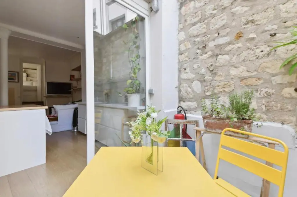 Appartement Familial Face Pantheon - Paris 5 4P 0*,  France